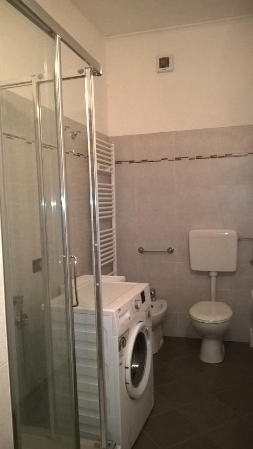 Casa Nebieu in edificio indipendente nel centro di Monforte Monforte dʼAlba Esterno foto