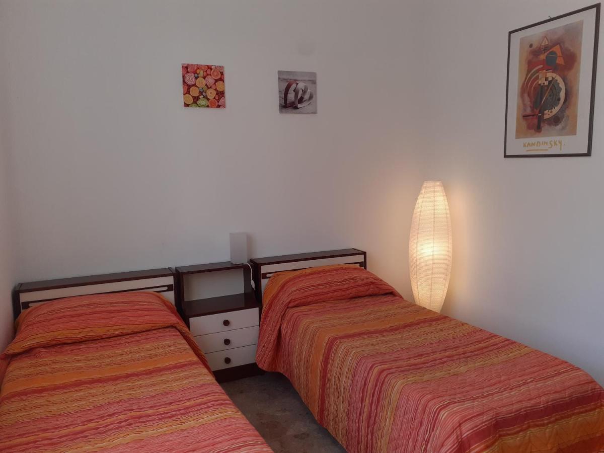 Casa Nebieu in edificio indipendente nel centro di Monforte Monforte dʼAlba Esterno foto